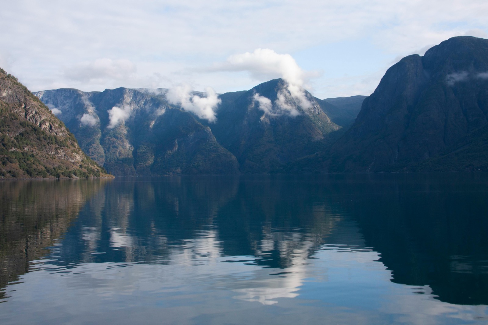 Solrenningen alpine hike — Sognefjord hiking tour in Stølsheimen